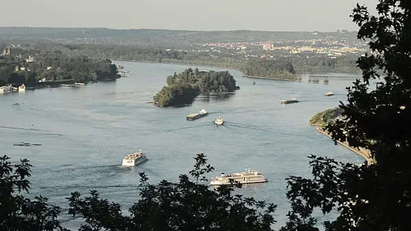 511159 - Ships on the Rhine near Bingen, Upper Middle Rhine Valley, Germany