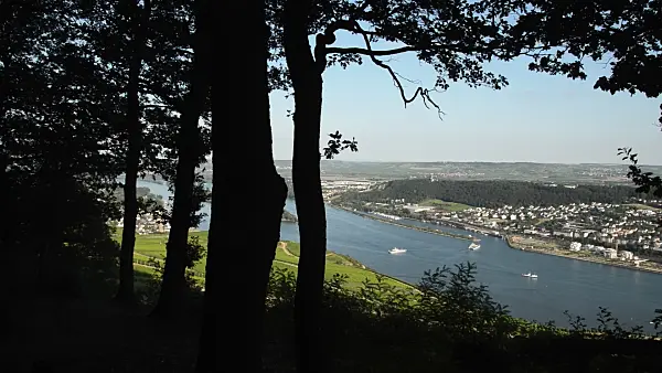 511176 - Ships on the Rhine near Bingen, Upper Middle Rhine Valley, Germany