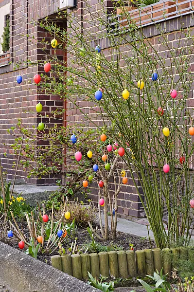 471058 - Shrub with Easter eggs