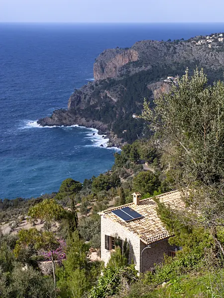 424111 - Steep coast, Majorca, Spain