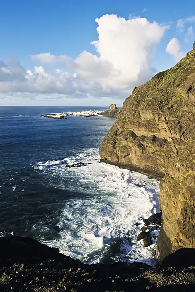 397085 - Steep coast, Puerto de las Nieves, Gran Canaria, Spain