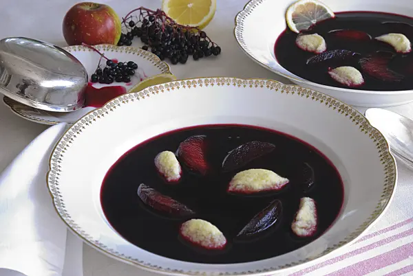 483044 - Suppe aus Holunderbeeren