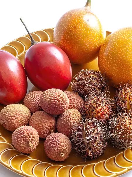 434001 - Tamarillo (Solanum betaceum syn. Cyphomandra betacea), sweet granadilla (Passiflora ligularis), lychee (Litchi sinensis) and rambutan (Nephelium lappaceum)