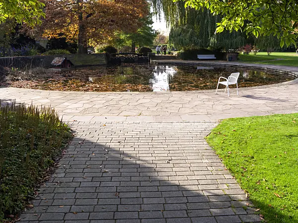 465184 - Water garden, Stadtpark, Hanover, Germany