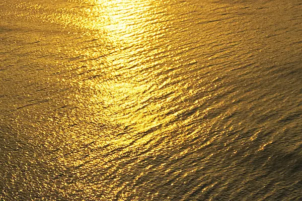 382025 - Waves on the Baltic Sea, Germany