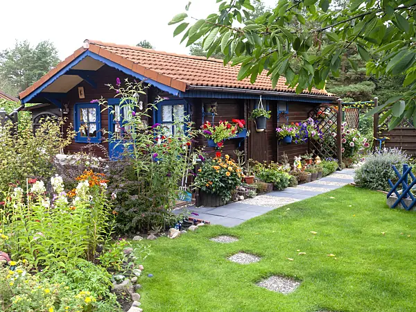 475244 - Wooden garden house in an allotment garden